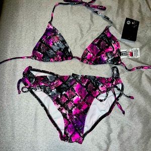 2 piece Roxy bathing suit